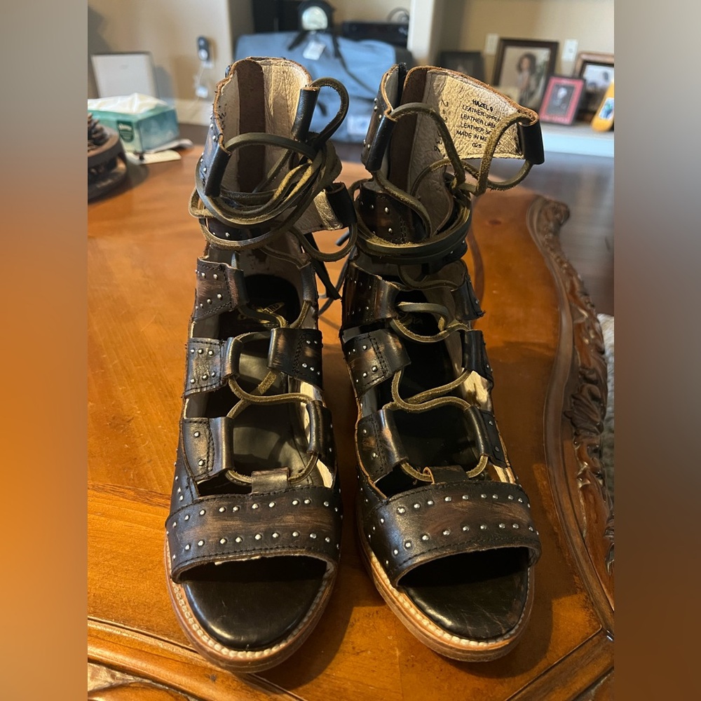 Freebird Hazel size 9 - EUC worn once